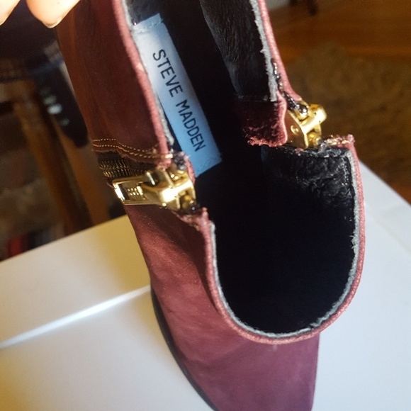 Steve Madden Burgandy Booties - Picture 4 of 7